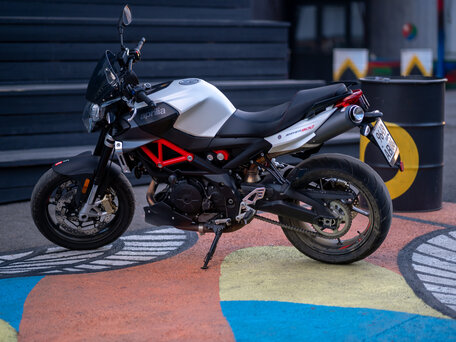 2018 Aprilia SL 900 Shiver, белый, 700000 рублей, вид 2