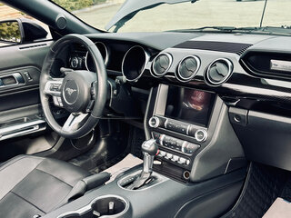 2022 Ford Mustang VI Рестайлинг, чёрный, 5100000 рублей, вид 3