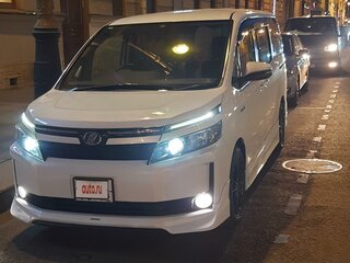 2014 Toyota Voxy III (R80), белый, 1980000 рублей, вид 1