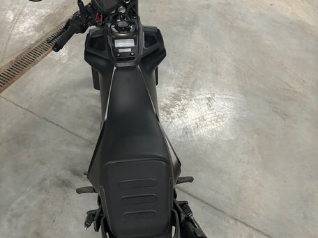 2022 Husqvarna Svartpilen 401, чёрный, 590000 рублей, вид 5