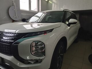 2022 Mitsubishi Outlander IV, белый, 5200000 рублей, вид 4