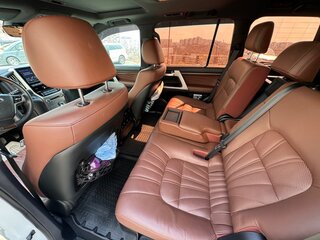 2020 Toyota Land Cruiser 200 Series Рестайлинг 2, белый, 8900000 рублей, вид 3