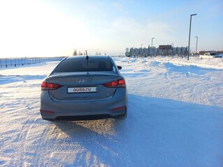 2017 Hyundai Solaris II, серый, 1290000 рублей, вид 2