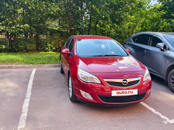 2010 Opel Astra J, красный, 950000 рублей - вид 10