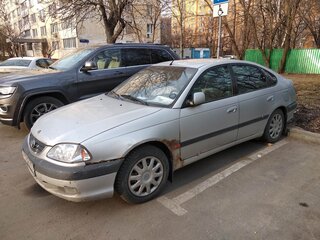 2001 Toyota Avensis I Рестайлинг, серебристый, 260001 рублей, вид 2