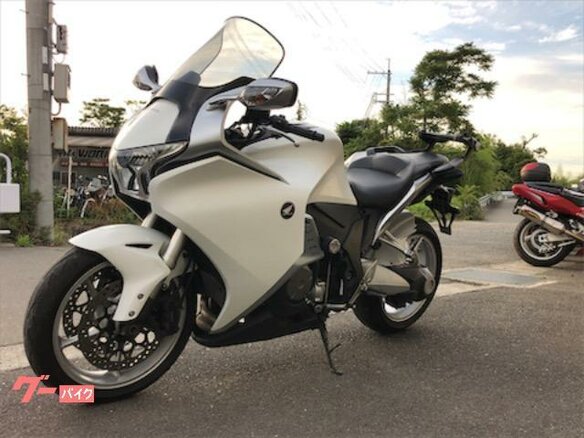 2012 Honda VFR 1200, белый, 850000 рублей - вид 4