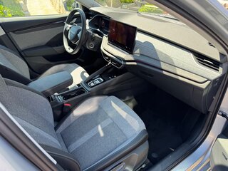 2025 Skoda Octavia IV (A8) Рестайлинг, серебристый, 3337000 рублей, вид 5