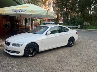 2010 BMW 3 серии 325i V (E90/E91/E92/E93) Рестайлинг, белый, 1299000 рублей, вид 3