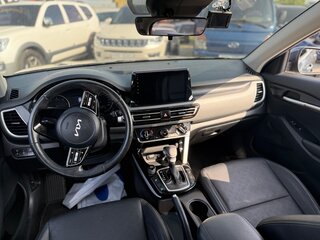 2021 Kia Seltos I, серебристый, 1579000 рублей, вид 5