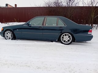 1998 Mercedes-Benz S-Класс 320 III (W140) Рестайлинг, синий, 2200000 рублей, вид 3