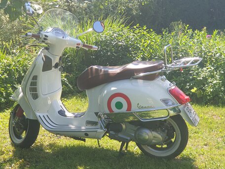 2009 Vespa GTS Super 300, белый, 750000 рублей, вид 1