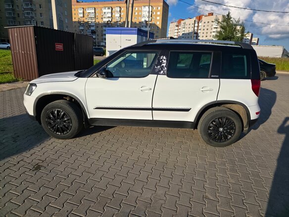 2015 Skoda Yeti I Рестайлинг, белый, 1200000 рублей - вид 6