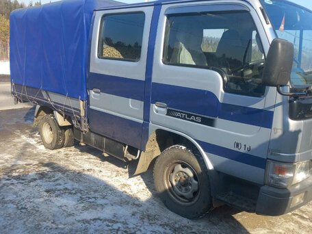 2001 Nissan Atlas, синий, 1000050 рублей, вид 1