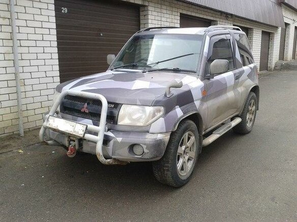 1999 Mitsubishi Pajero Pinin, серебристый