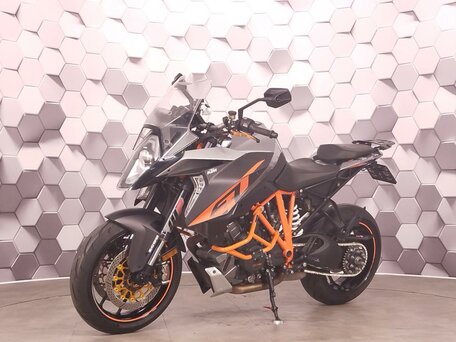 2017 KTM 1290 Super Duke GT, серый, 999000 рублей, вид 2