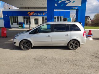 2013 Opel Zafira B Рестайлинг, серебристый, 1196000 рублей, вид 5