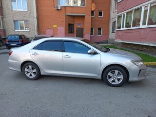 2015 Toyota Camry VII (XV50) Рестайлинг, серебристый, 2299000 рублей, вид 3