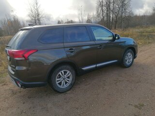 2018 Mitsubishi Outlander III Рестайлинг 3, коричневый, 2230000 рублей, вид 3