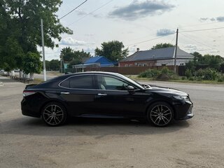2019 Toyota Camry VIII (XV70), чёрный, 2800000 рублей, вид 4