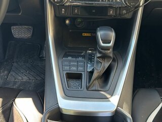 2023 Toyota RAV4 V (XA50), белый, 4200000 рублей, вид 5