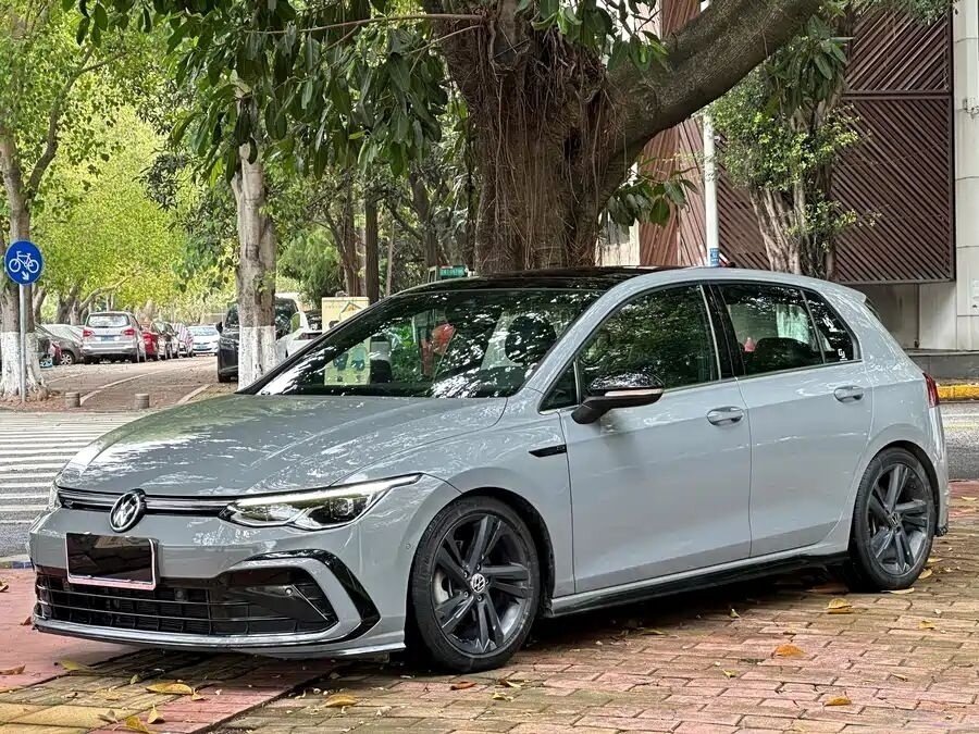 Открыть фотографии: Volkswagen Golf VIII