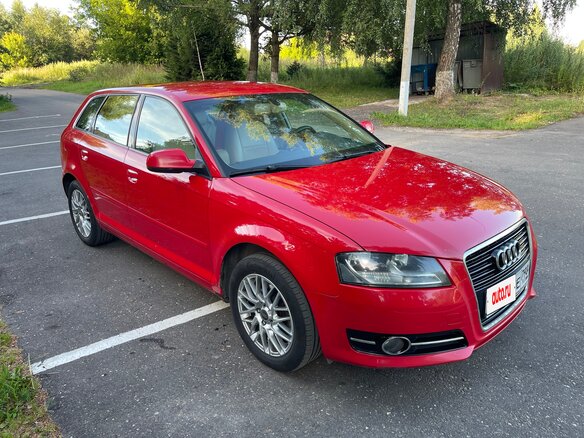 2011 Audi A3 II (8P) Рестайлинг 2, красный, 750000 рублей