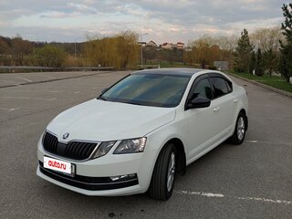 2017 Skoda Octavia III (A7) Рестайлинг, белый, 2000000 рублей, вид 5