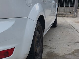 2011 Ford Focus II Рестайлинг, белый, 560000 рублей, вид 3