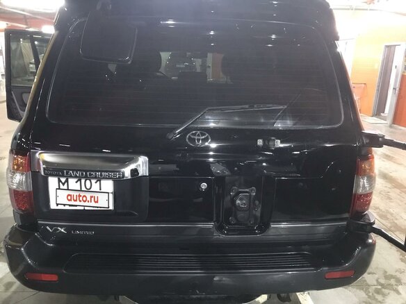 2007 Toyota Land Cruiser 100 Series Рестайлинг 2, чёрный, 2950000 рублей - вид 2
