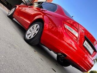 2008 Mercedes-Benz C-Класс 180 7G-TRONIC PLUS III (W204), красный, 1000000 рублей, вид 1