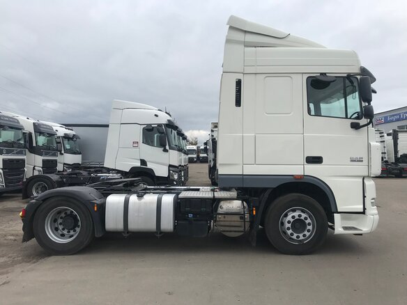 2018 DAF XF 105, серебристый - вид 5