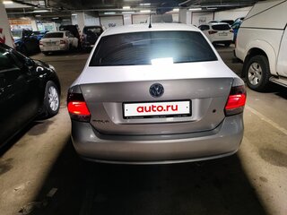 2011 Volkswagen Polo V, серебристый, 610000 рублей, вид 2