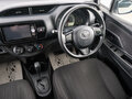 2017 Toyota Vitz III (XP130) Рестайлинг 2, белый, 879000 рублей - вид 8