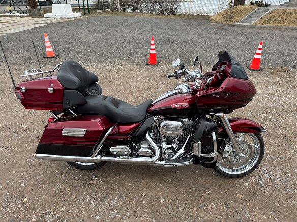 2011 Harley-Davidson CVO Road Glide, красный, 1650000 рублей