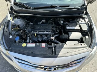2014 Hyundai Solaris I Рестайлинг, серебристый, 950000 рублей, вид 5