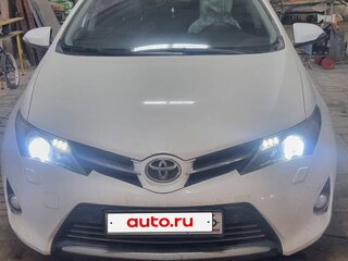 2013 Toyota Auris II, белый, 1250000 рублей, вид 1