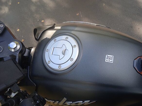 2023 Bajaj Pulsar 180, серый, 220000 рублей - вид 15