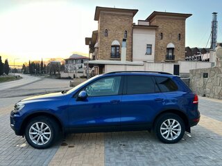 2015 Volkswagen Touareg II Рестайлинг, синий, 2800000 рублей, вид 4