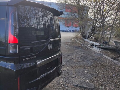 2018 Honda Stepwgn V Рестайлинг, чёрный, 1700000 рублей, вид 3