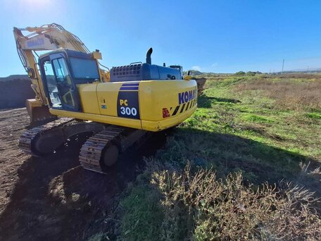 2022 Komatsu PC300, жёлтый, 17000000 рублей, вид 2