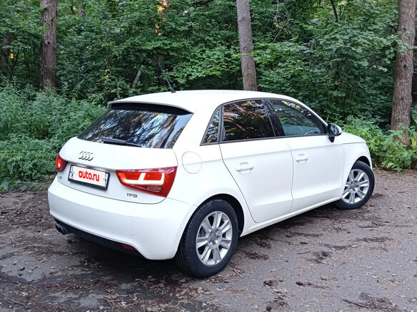 2013 Audi A1 I (8X), белый - вид 3
