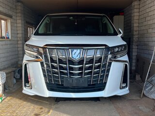 2018 Toyota Alphard III Рестайлинг, белый, 4500000 рублей, вид 1