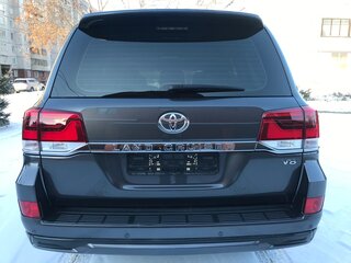 2015 Toyota Land Cruiser 200 Series Рестайлинг 2, серый, 6750000 рублей, вид 2