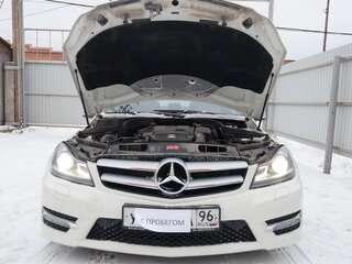 2011 Mercedes-Benz C-Класс 200 III (W204) Рестайлинг, белый, 1350000 рублей, вид 2