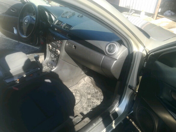 2004 Mazda 3 I (BK), бежевый, 550000 рублей - вид 6