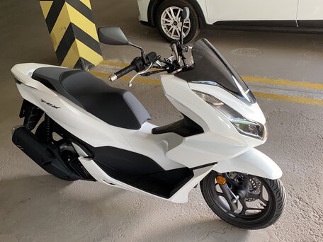 2021 Honda PCX 125, белый, 380000 рублей, вид 2