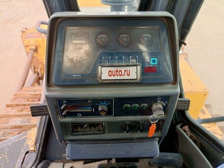 2011 Komatsu D65, жёлтый, 7500000 рублей, вид 3
