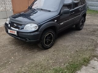 2011 Chevrolet Niva I Рестайлинг, чёрный, 700000 рублей, вид 1