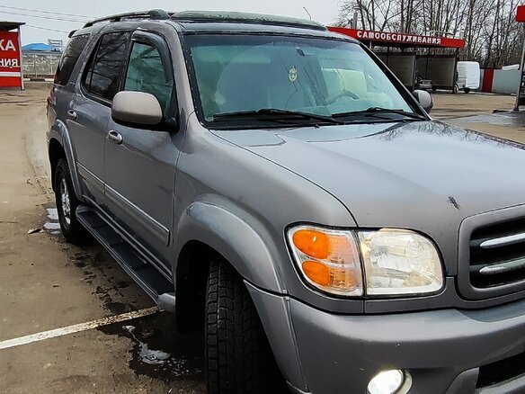 2001 Toyota Sequoia I, серый, 1600000 рублей