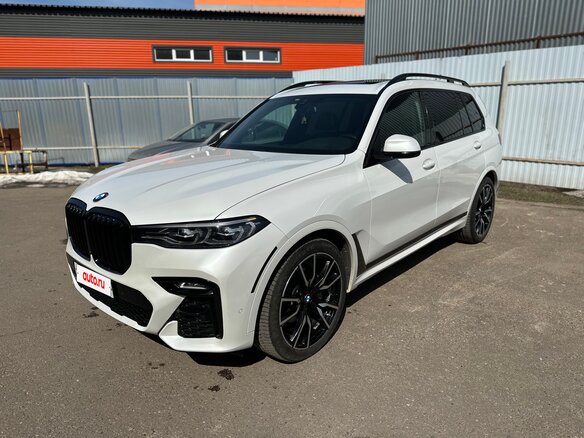 2019 BMW X7 40i I (G07), белый, 6800000 рублей